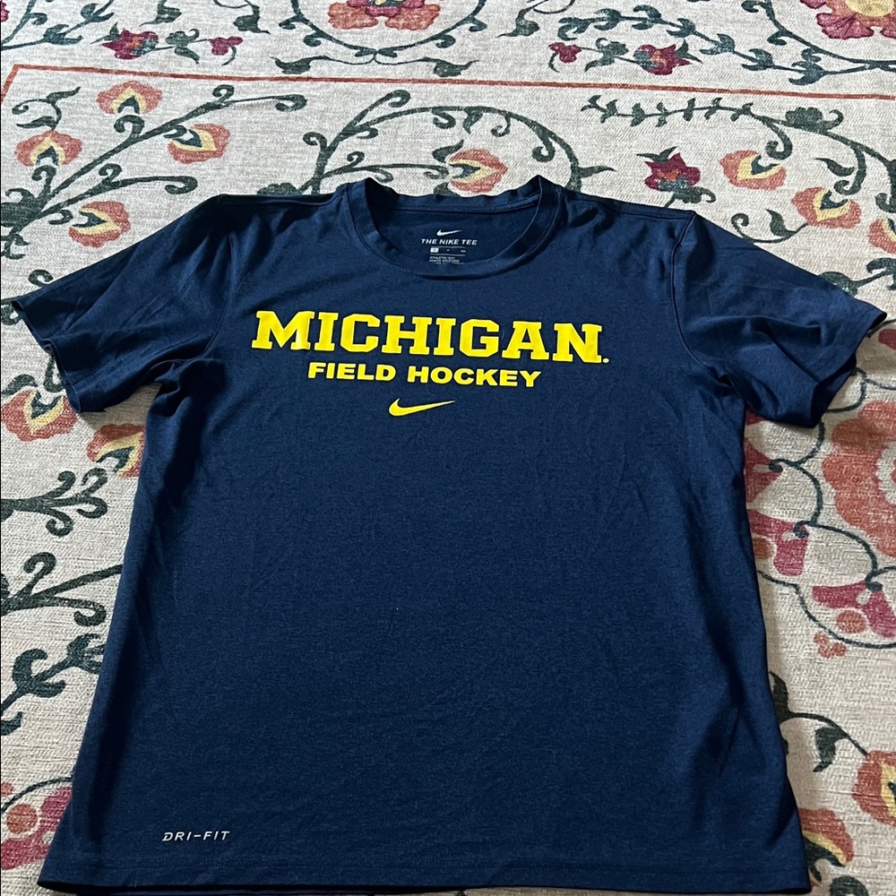 Nike Navy Blue Michigan Field Hockey Tee size S
